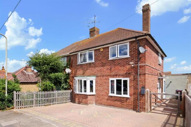 3 bed property, in Gosselin Street, £369,950