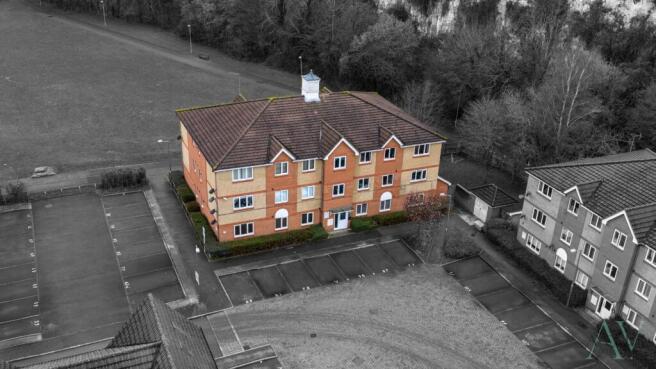 2 bed property, in Frobisher Gardens, £230,000