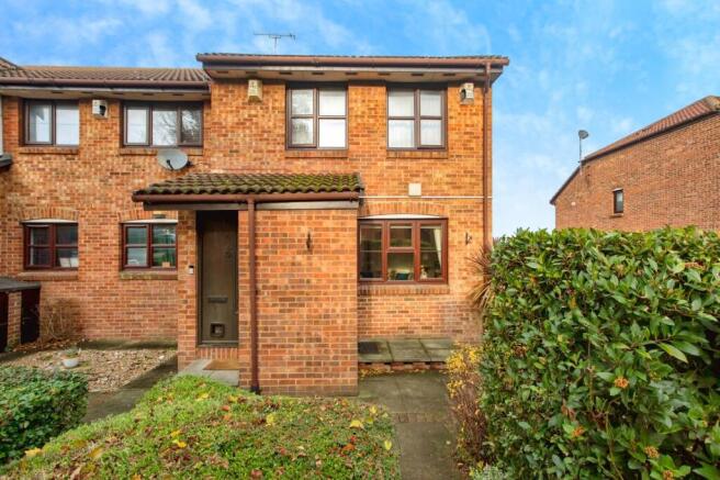 1 bed property, in Griffin Walk, £190,000