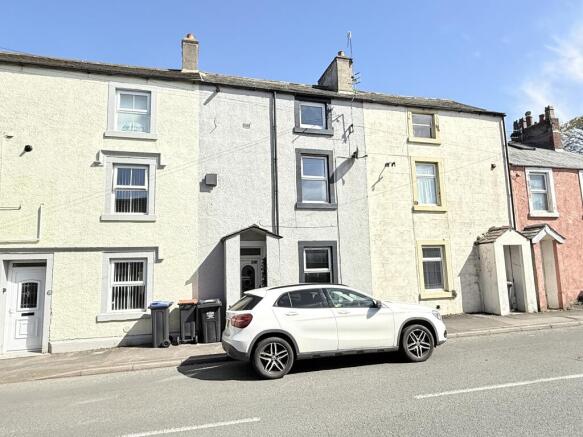 3 bed property, in 14 Vale View, £50,000