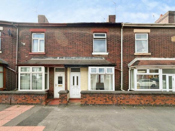 2 bed property, in Chell Street, £65,000