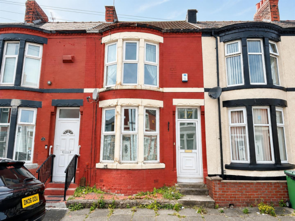 2 bed property, in Hallville Road, £90,000