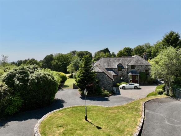 4 bed property, in Plympton, £1,100,000