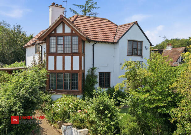 3 bed property, in Connaught Hill, £1,000,000