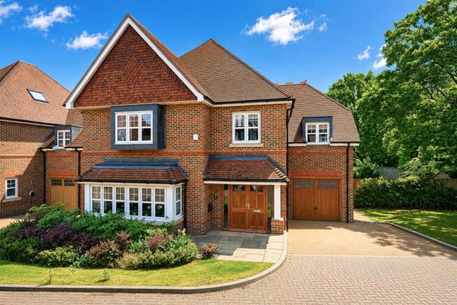 5 bed property, in Newitt Court, £1,150,000