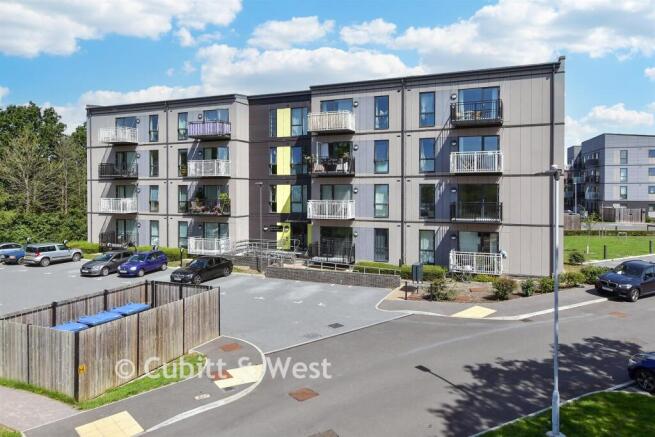 1 bed property, in Ladybower Road, £220,000