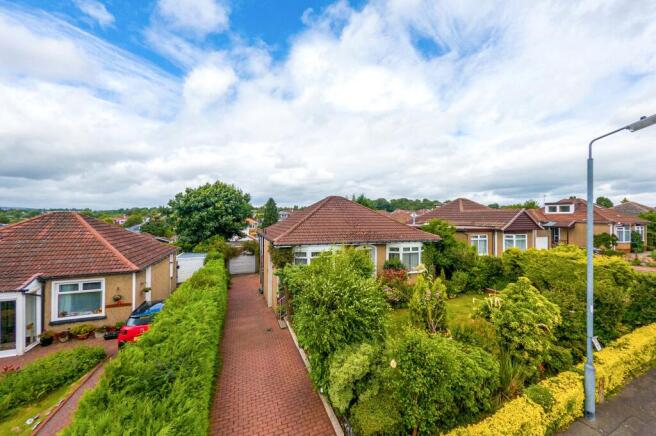 2 bed property, in Pollock Road, £360,000