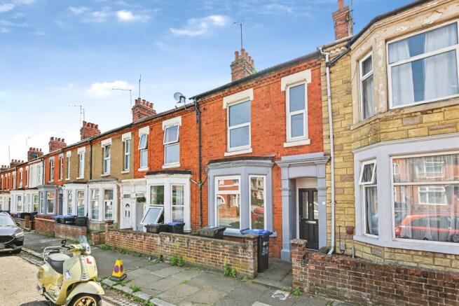 3 bed property, in Baring Road, £230,000