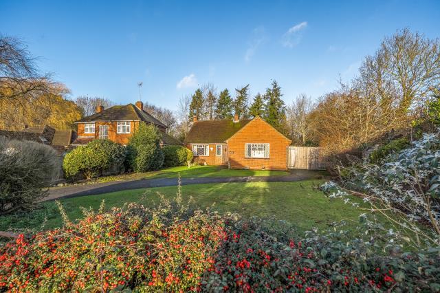 2 bed property, in North Street, £695,000
