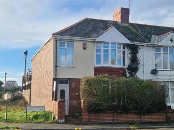 4 bed property, in Eastern Promenade, £350,000