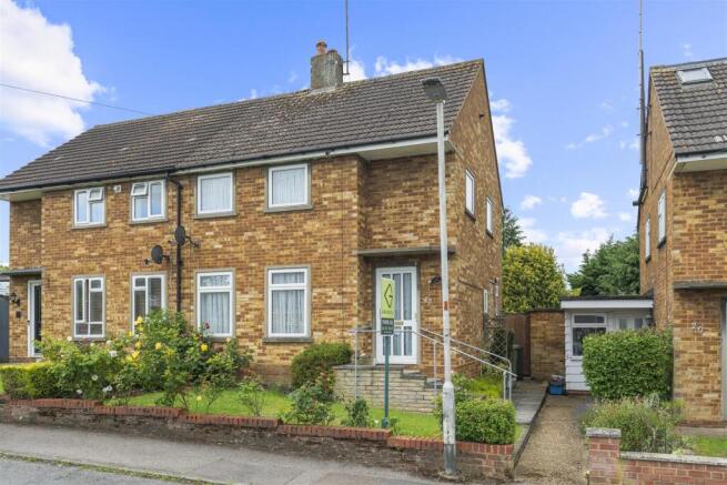 3 bed property, in Brookside, £500,000