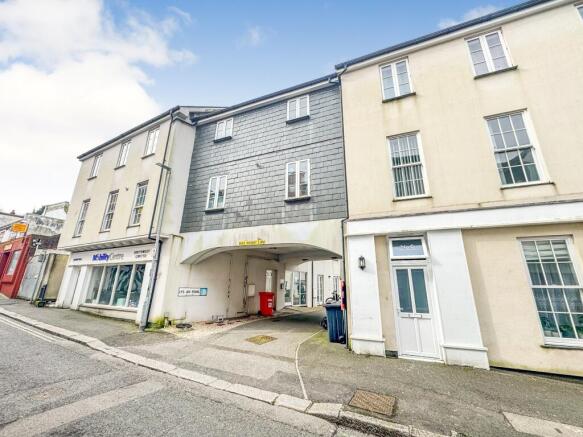 2 bed property, in 3 Lys An Pons Crockwell Street, £66,000