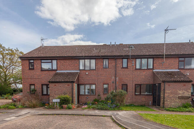 1 bed property, in Cobbold Road, £150,000