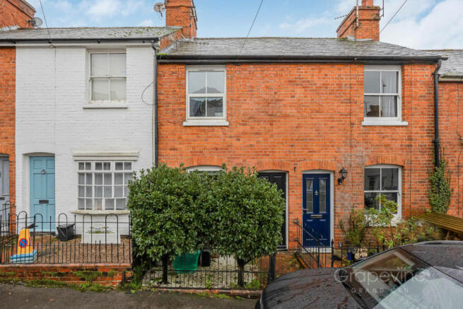 2 bed property, in Brook Street, £425,000