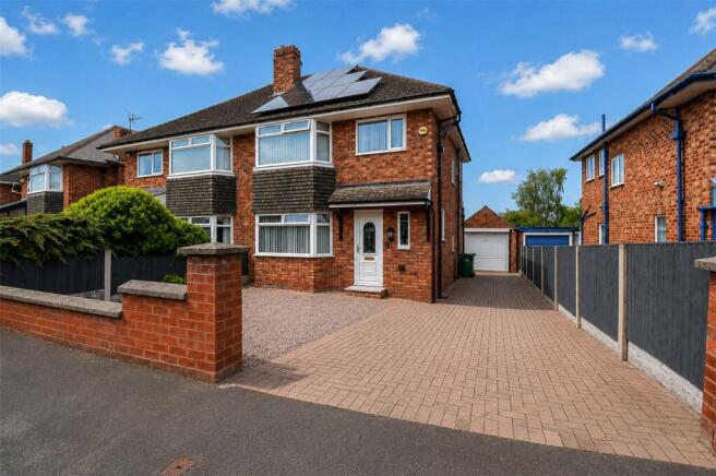 3 bed property, in Grange Mount, £350,000