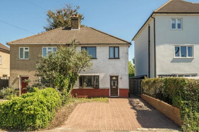 3 bed property, in Hornfair Road, £500,000