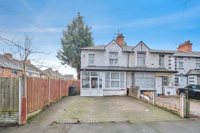 3 bed property, in Holly Lane, £250,000