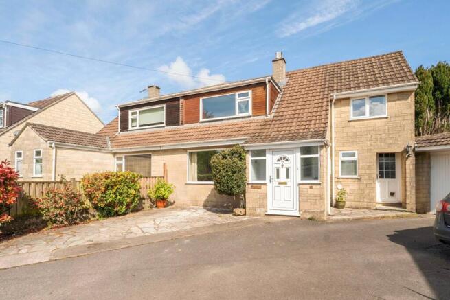 4 bed property, in Bellfield, £365,000