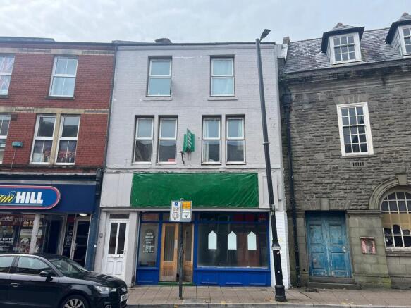 2 bed property, in Windsor Road, £80,000