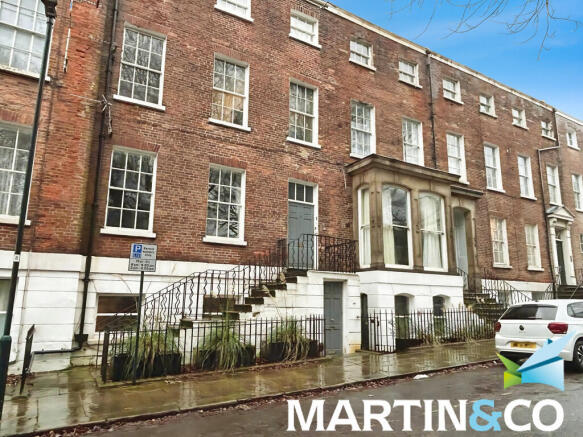 1 bed property, in 13a St Johns Square, £120,000