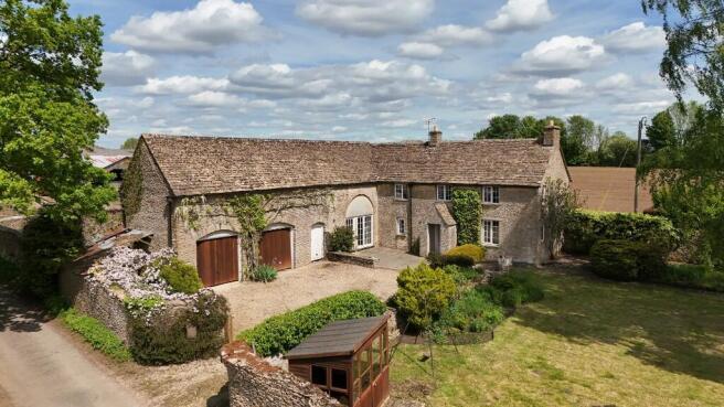 2 bed property, in Longfurlong Lane, £1,550,000