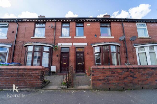 3 bed property, in Mere Street, £280,000