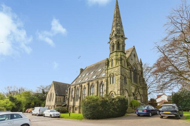 1 bed property, in Carr Lane, £60,000