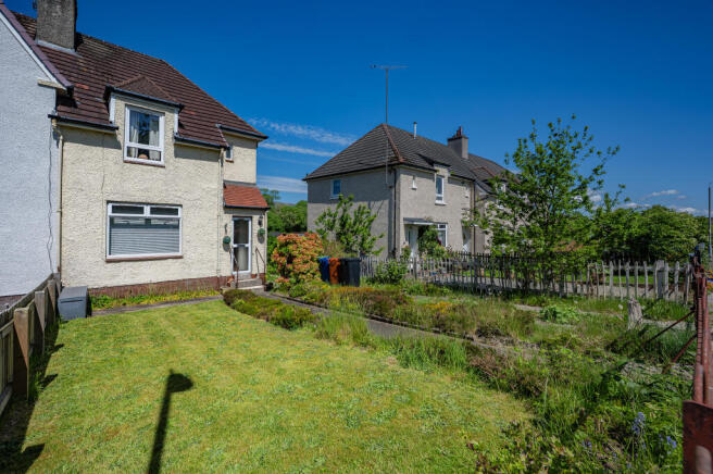 2 bed property, in Westergreens Avenue, £150,000