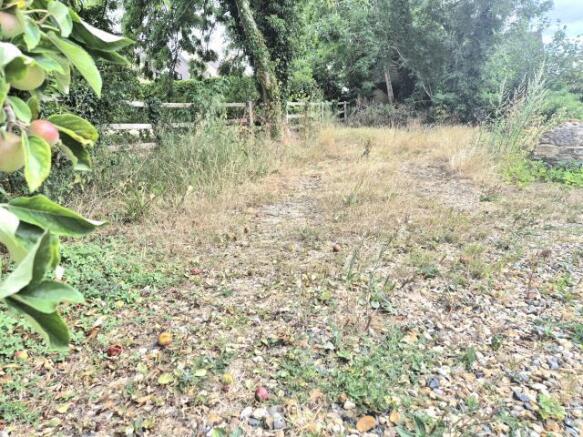 Land, in Long Compton, £50,000