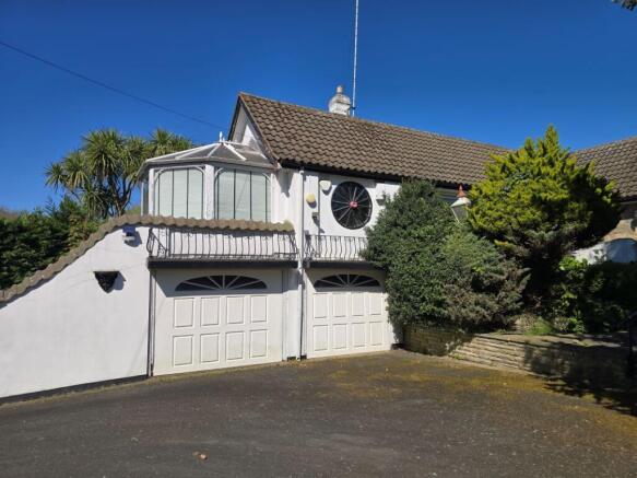 2 bed property, in Latten Hoo, £700,000