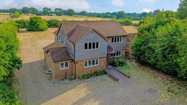 4 bed property, in Barkham Ride, £950,000