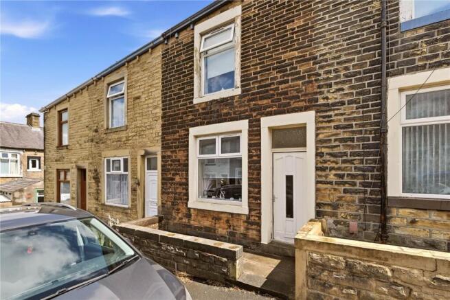 2 bed property, in Belgrave Street, £75,000