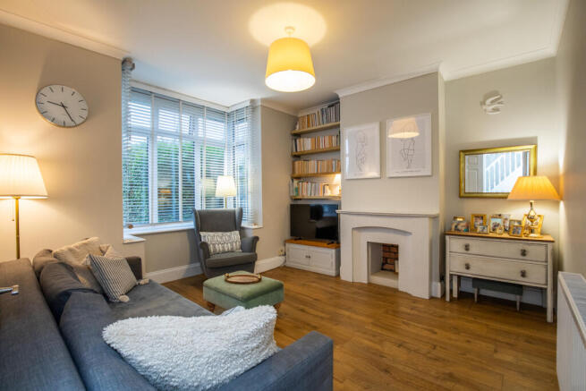 3 bed property, in Croomes Hill, £475,000
