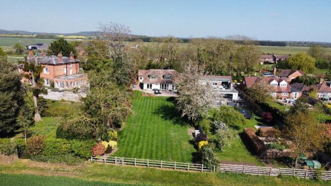 4 bed property, in White Waltham, £1,250,000