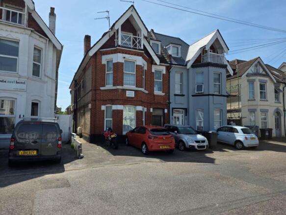 1 bed property, in Flat 5 Leigh House, £40,000