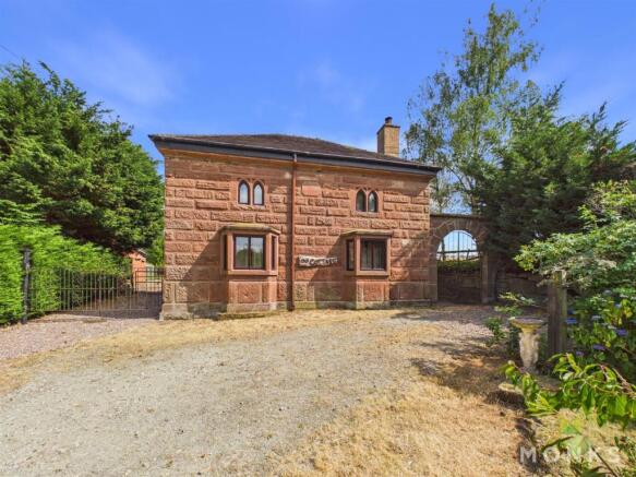 3 bed property, in Lee Brockhurst, £450,000
