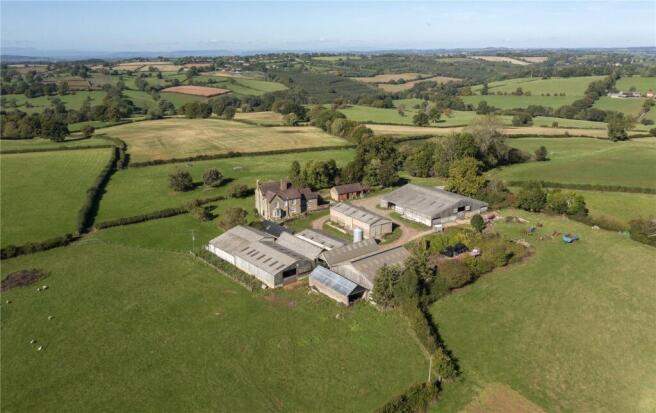 8 bed property, in Cradley, £6,650,000