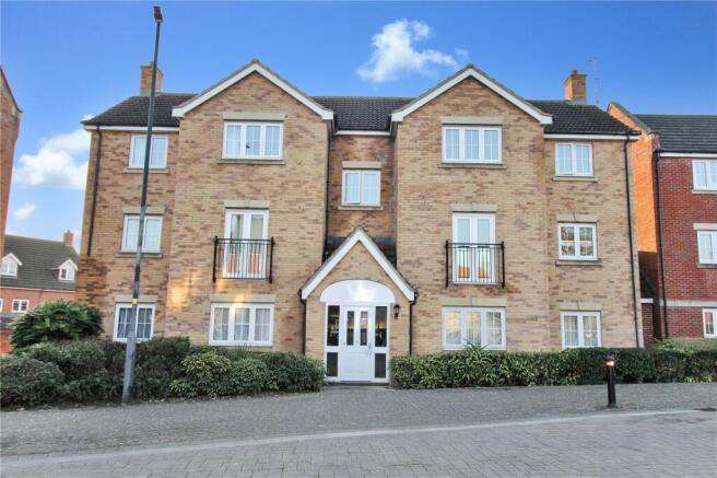 2 bed property, in Torun Way, £144,999