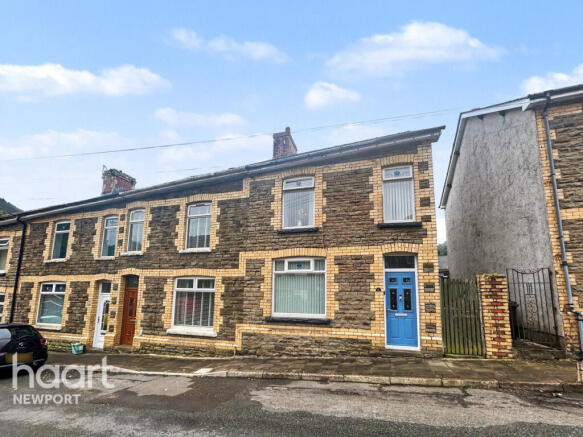 3 bed property, in Edward Street, £180,000