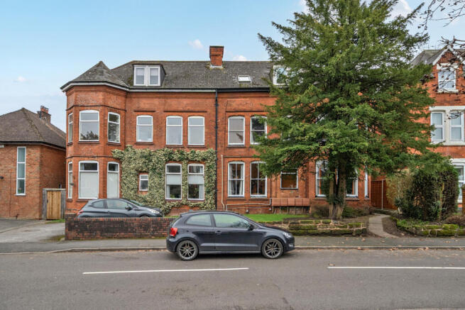 1 bed property, in School Road, £115,000