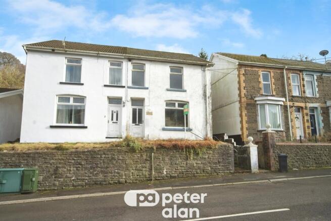 4 bed property, in Cymmer Road, £80,000