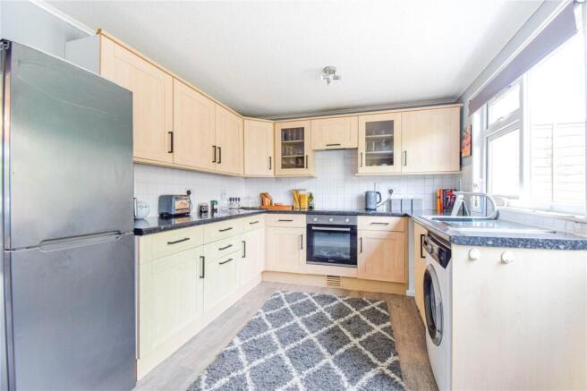 3 bed property, in Burtons Hill, £325,000