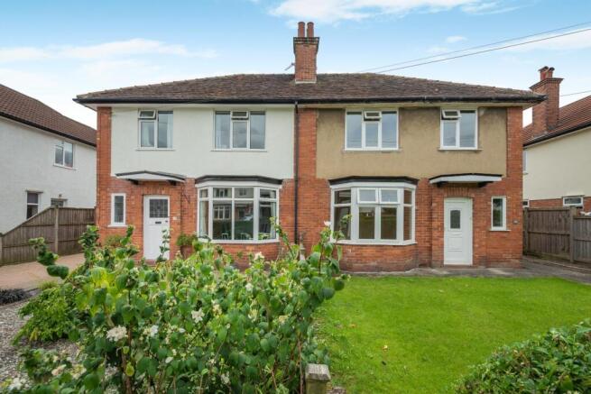 6 bed property, in St. Helens Road, £900,000