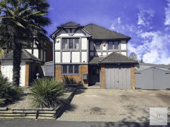 4 bed property, in Tile Kiln Lane, £825,000