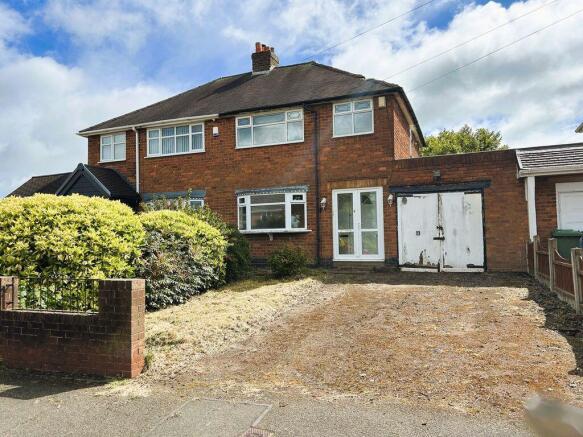 3 bed property, in Barnetts Lane, £140,000