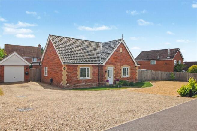 3 bed property, in Broomefield Road, £475,000