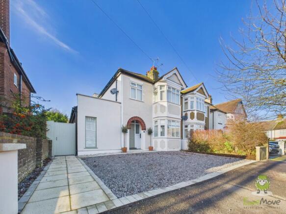 3 bed property, in Zetland Avenue, £600,000