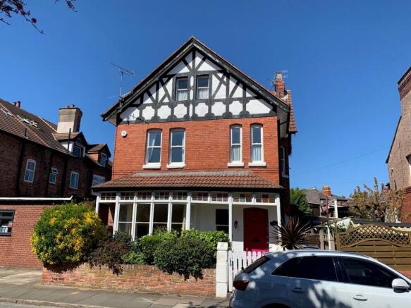 6 bed property, in Westbourne Grove, £480,000