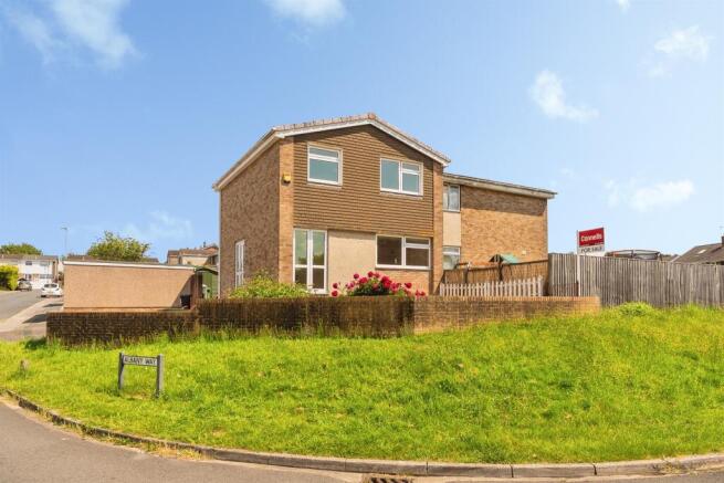 3 bed property, in Albany Way, £300,000