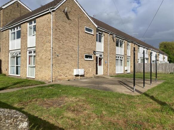 1 bed property, in Gleneagles Park, £55,000